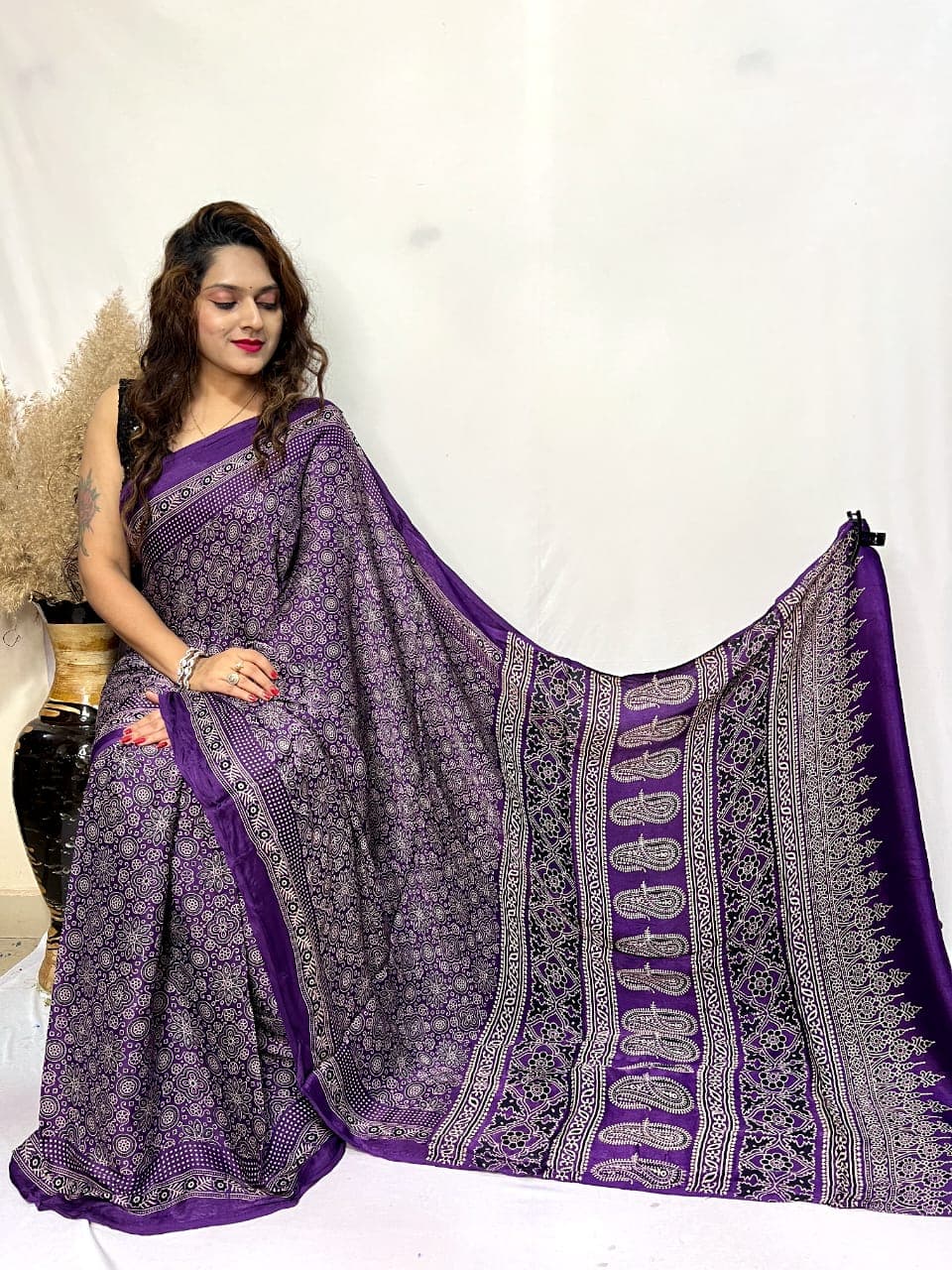 Modal Gajji Silk Ajrakh Print Saree - Image 5