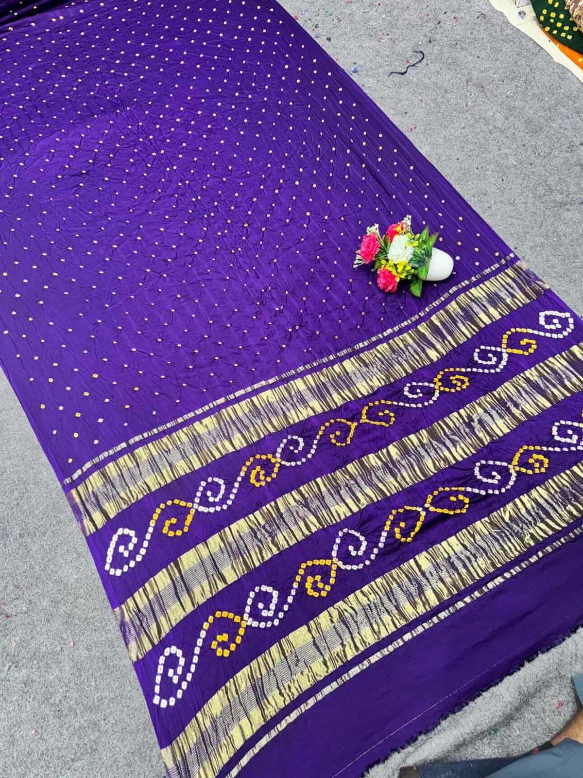 PURE MODAL SILK 3 ZARI BORDER BANDHANI SAREE - Image 2