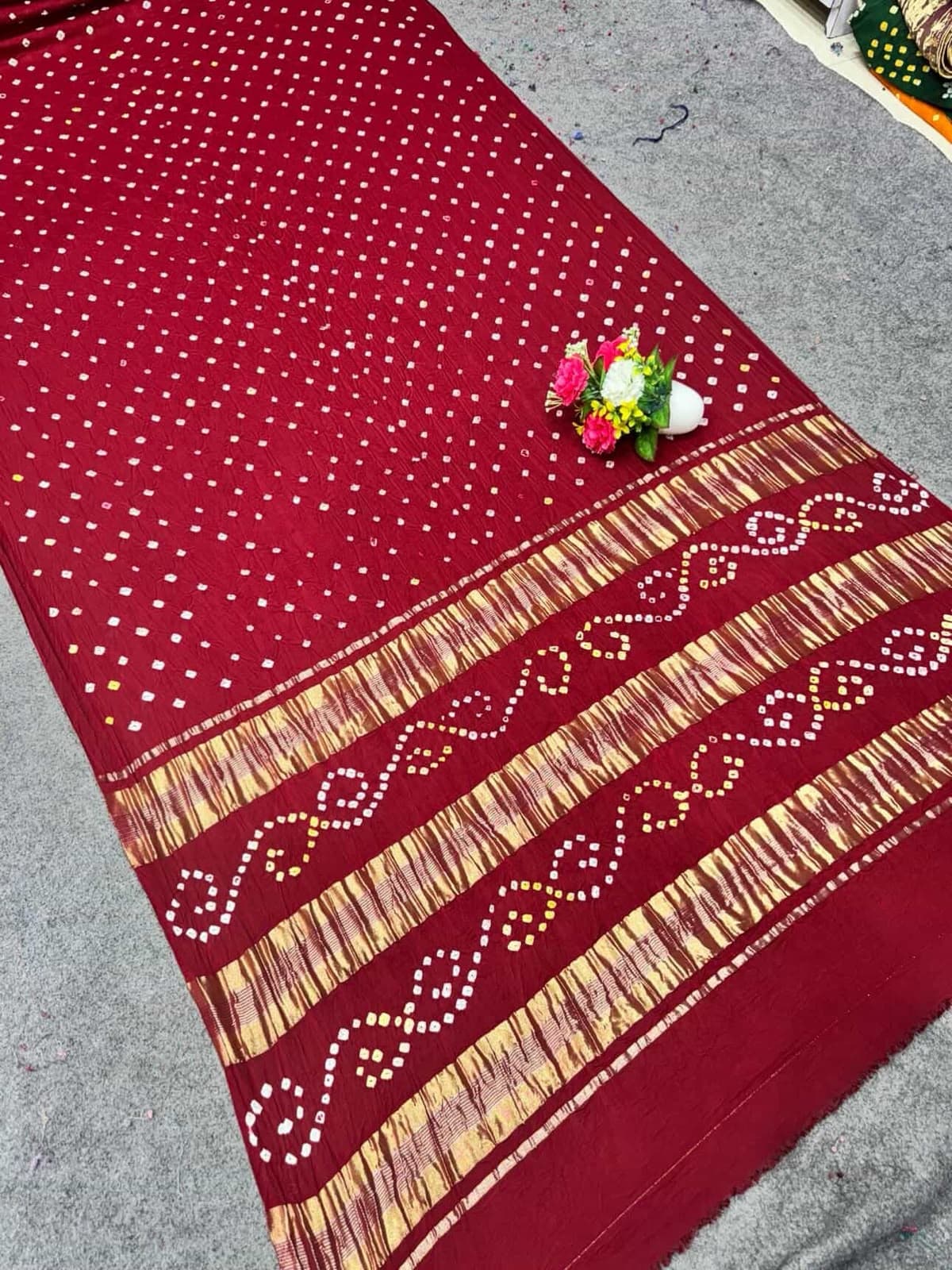 PURE MODAL SILK 3 ZARI BORDER BANDHANI SAREE - Image 4
